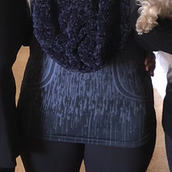 lululemon athletica Tops - Lululemon Swiftly Tech blue drip design